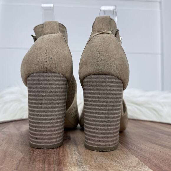 Express Shoes Womens Size 7 Block Heel Sandals Cutout Peep Toe Ankle Strap Dress - Picture 2 of 8